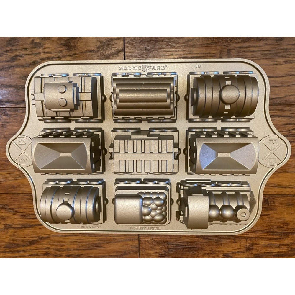 NEW Williams Sonoma Nordic Ware Railway Cake Pan Train 9 Cars 3D Mold USA - Picture 3 of 5